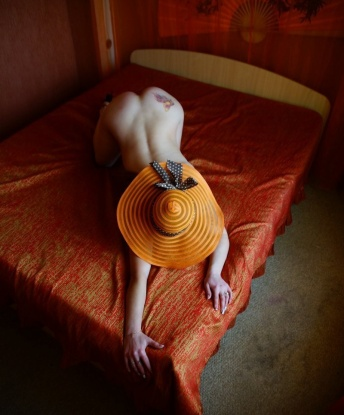 Живу в шикарной Москве 🏙️, и моя страсть к искусству знакомств приводит меня к встречам с великолепными мужчинами. 🔥
Мы можем провести незабываемое время вместе: отвлечься от повседневности, погрузиться в океан страсти и наслаждения. Я готова удовлетворить все твои фантазии и желания. 💋
Моими услугами я превращаю встречу в настоящий праздник для наших чувств. Я мастерица массажа и эротических игр, готова расслабить тебя и подарить незабываемые ощущения. Кроме того, у меня есть шикарный выбор сексуальных нарядов и игрушек, которые добавят огонь в нашу встречу. 🔥🎁
Мои предыдущие клиенты оживают свои впечатления обо мне. Их положительные отзывы говорят о моей профессиональности и таланте в доставлении удовольствия. 💯
Не забудь взглянуть на мои фото, чтобы узнать больше о моей красоте и аппетитных формах. Я полная женственности и сексуальности, готовая погрузиться в мир страсти вместе с тобой. 💃💋
Жду твоего звонка, чтобы воплотить все твои самые сокровенные желания! 📞😉 15352, 32 года